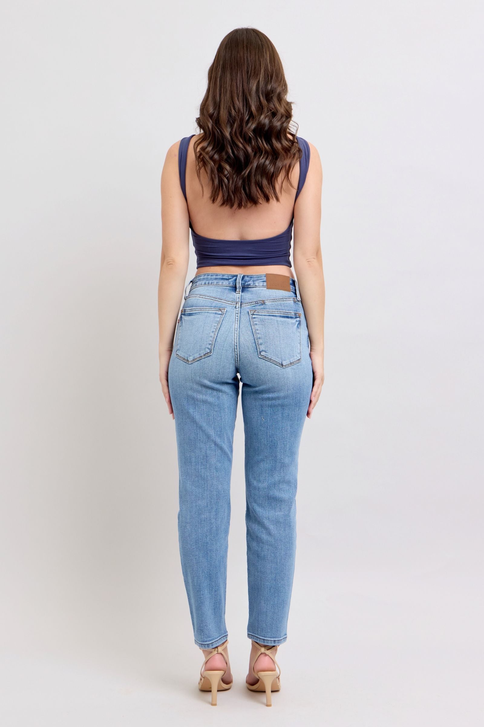 MID RISE VINTAGE WASH SLIM FIT WITH CELL PHONE POCKET MEDIUM WASH JUDY BLUE DENIM