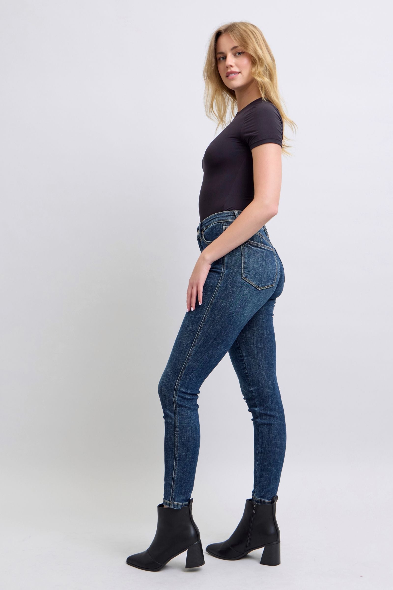 DARKWASH MID RISE TUMMY CONTROL VINTAGE WASH SKINNY JUDY BLUE DENIM