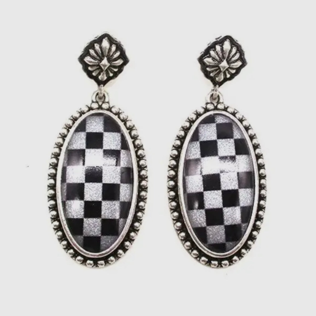 WESTERN OVAL CHECKERED PRINT DANGLE EARRINGS