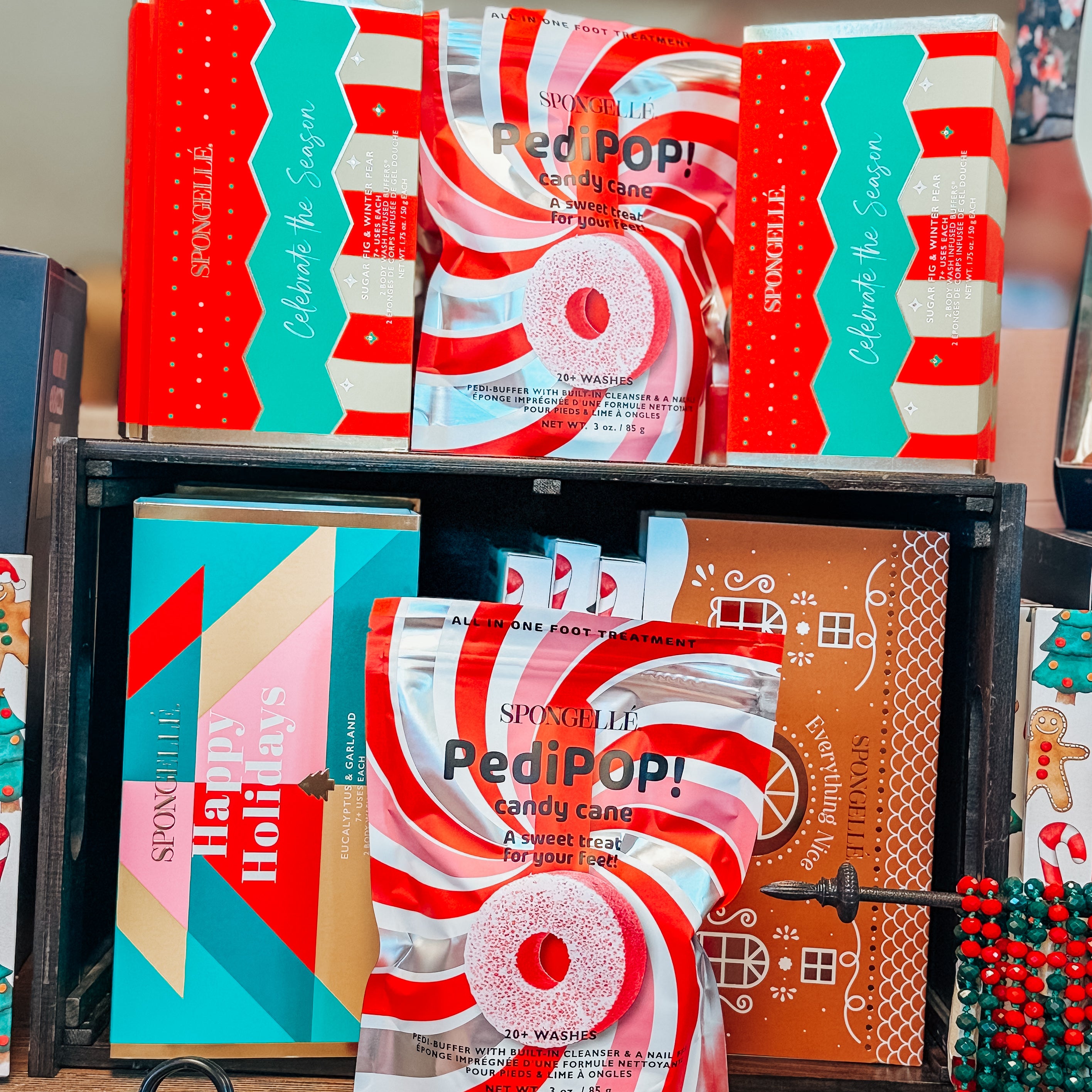 CELEBRATE THE SEASON HOLIDAY ORNAMENT GIFT SET CHRISTMAS SPONGELLE BUFFERS SOAPS