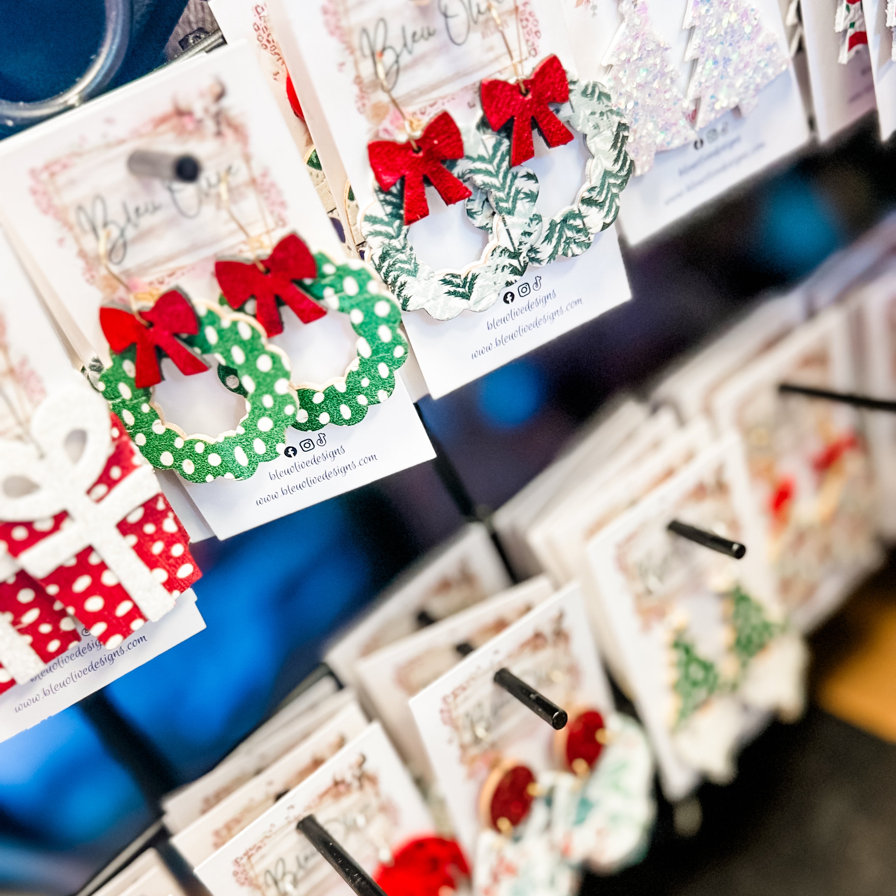 WREATH WITH RED METALLIC BOWS FOR CHRISTMAS HANDMADE EARRINGS BY B.O.D