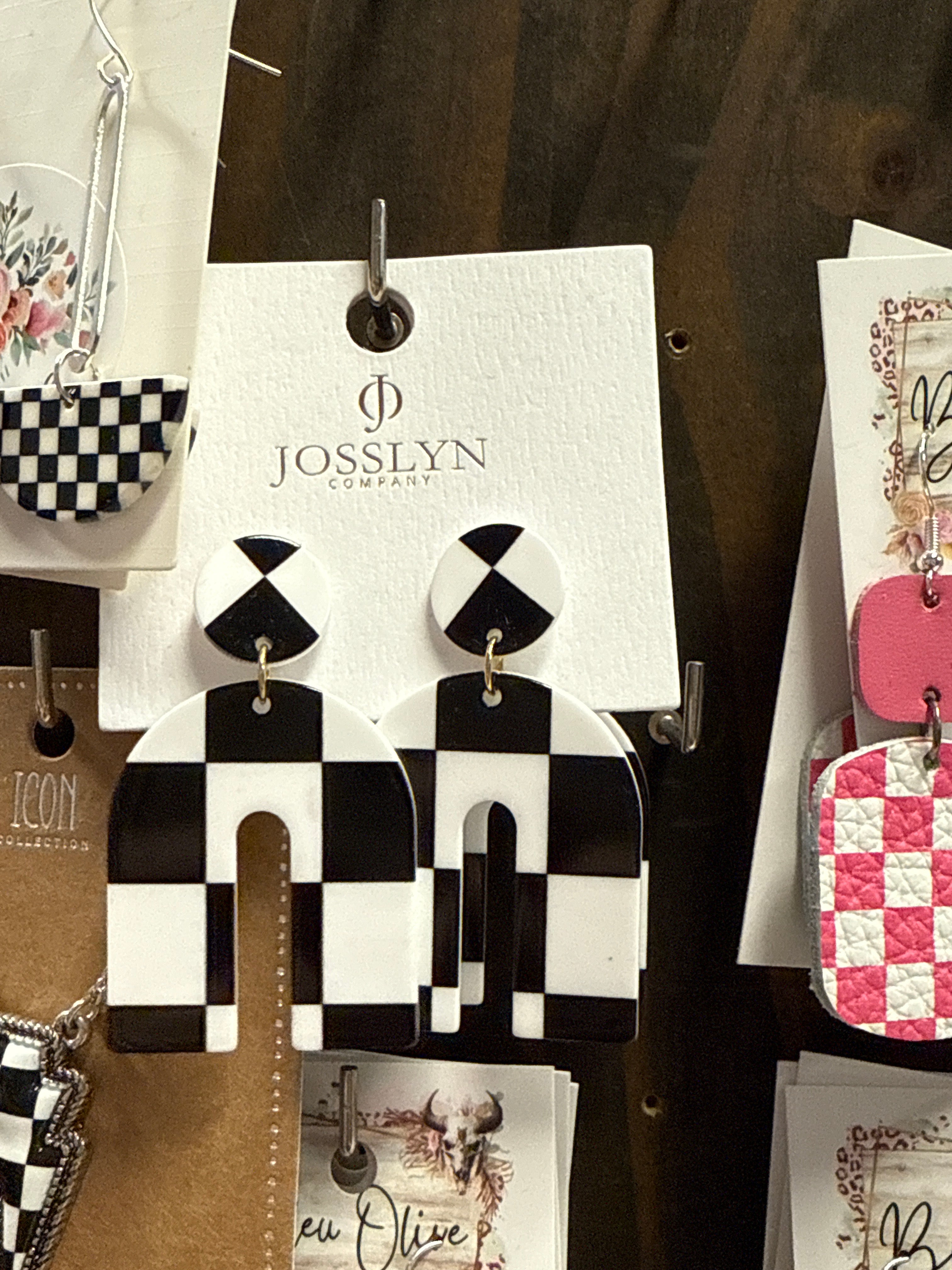 ACRYLIC CHECKERED PRINT U SHAPE EARRINGS