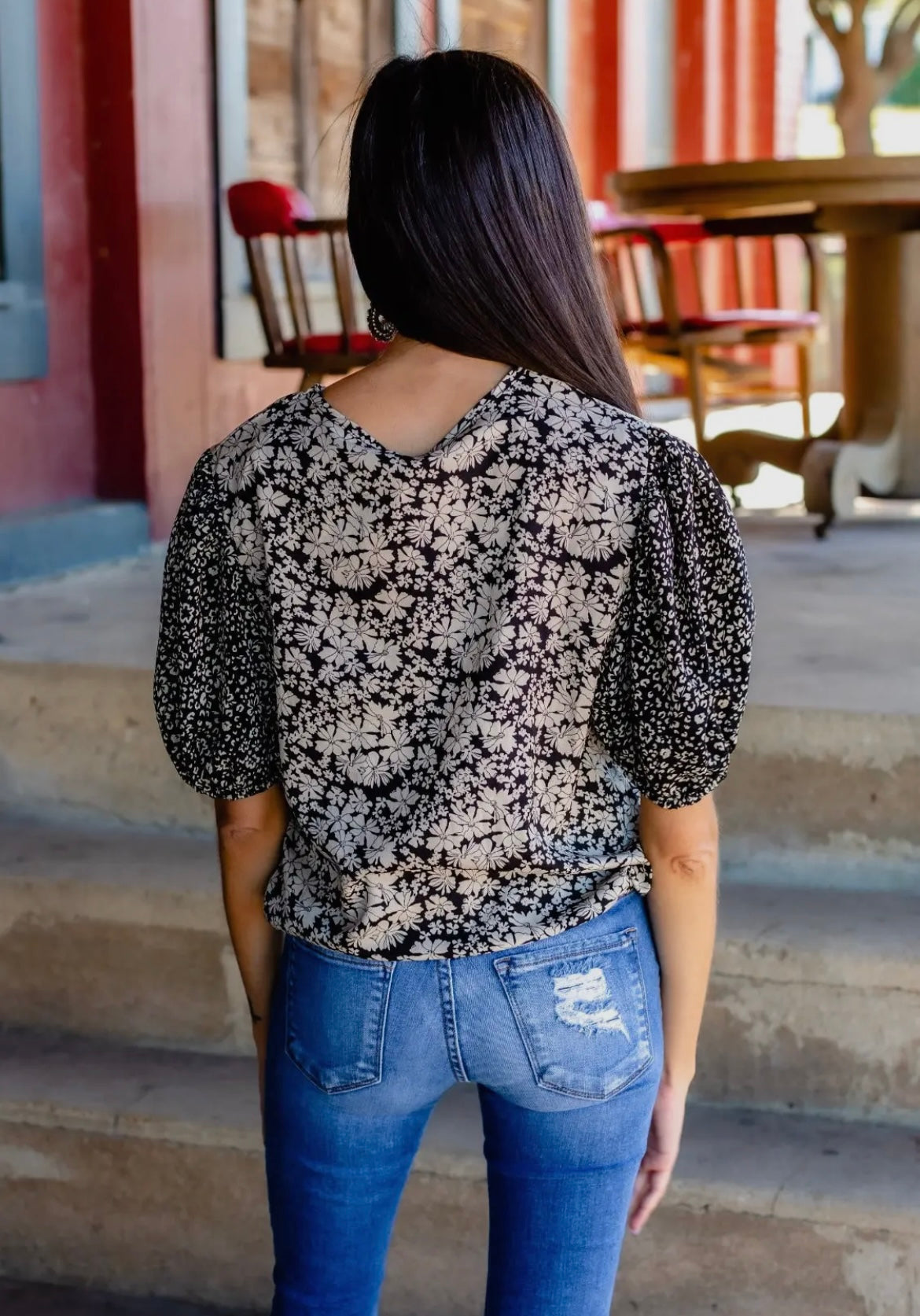 BOUNTIFUL BLOOMS TOP IN BLACK