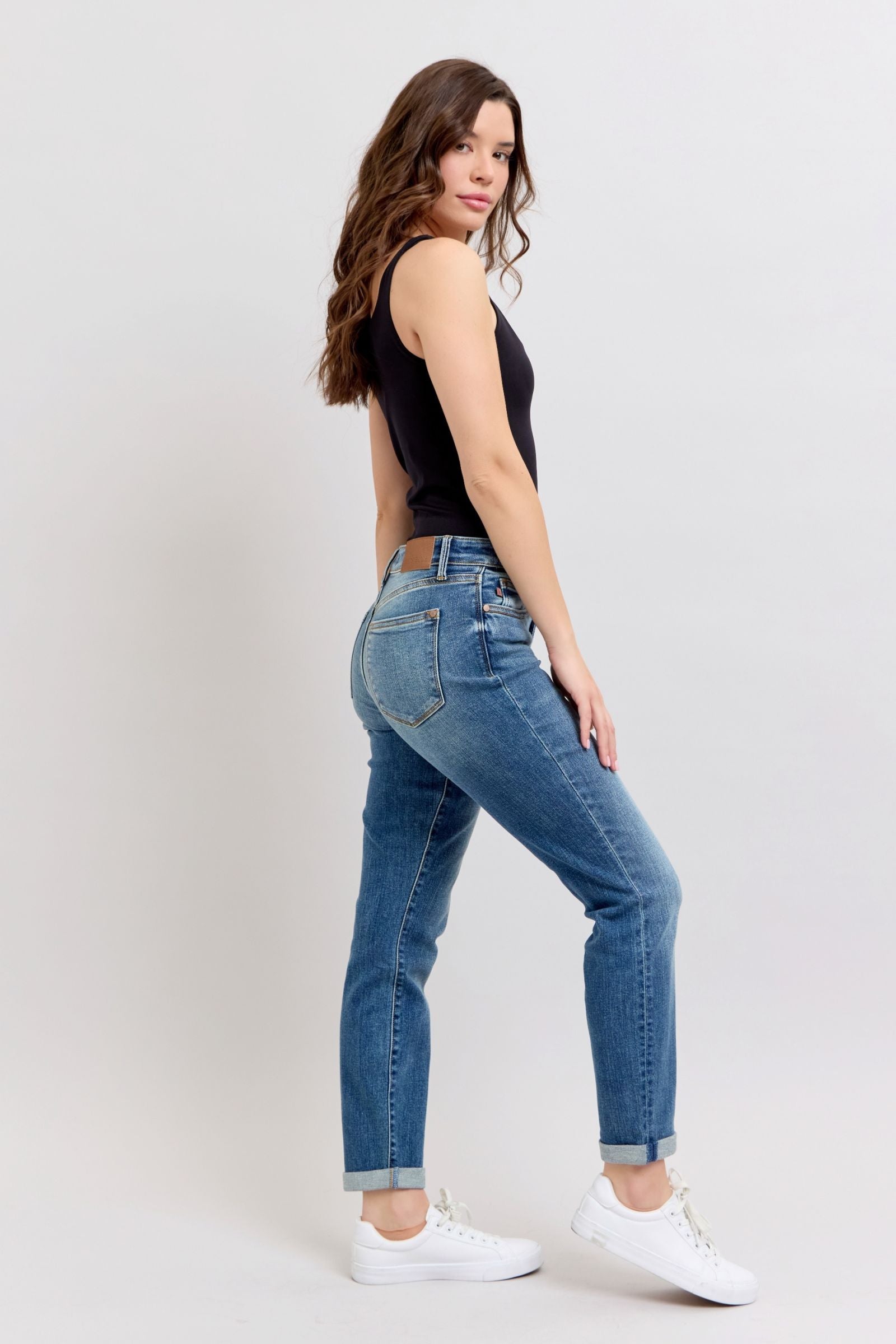 MID RISE VINTAGE WASH DARK WASH NON DESTROY BOYFRIEND FIT JUDY BLUE DENIM