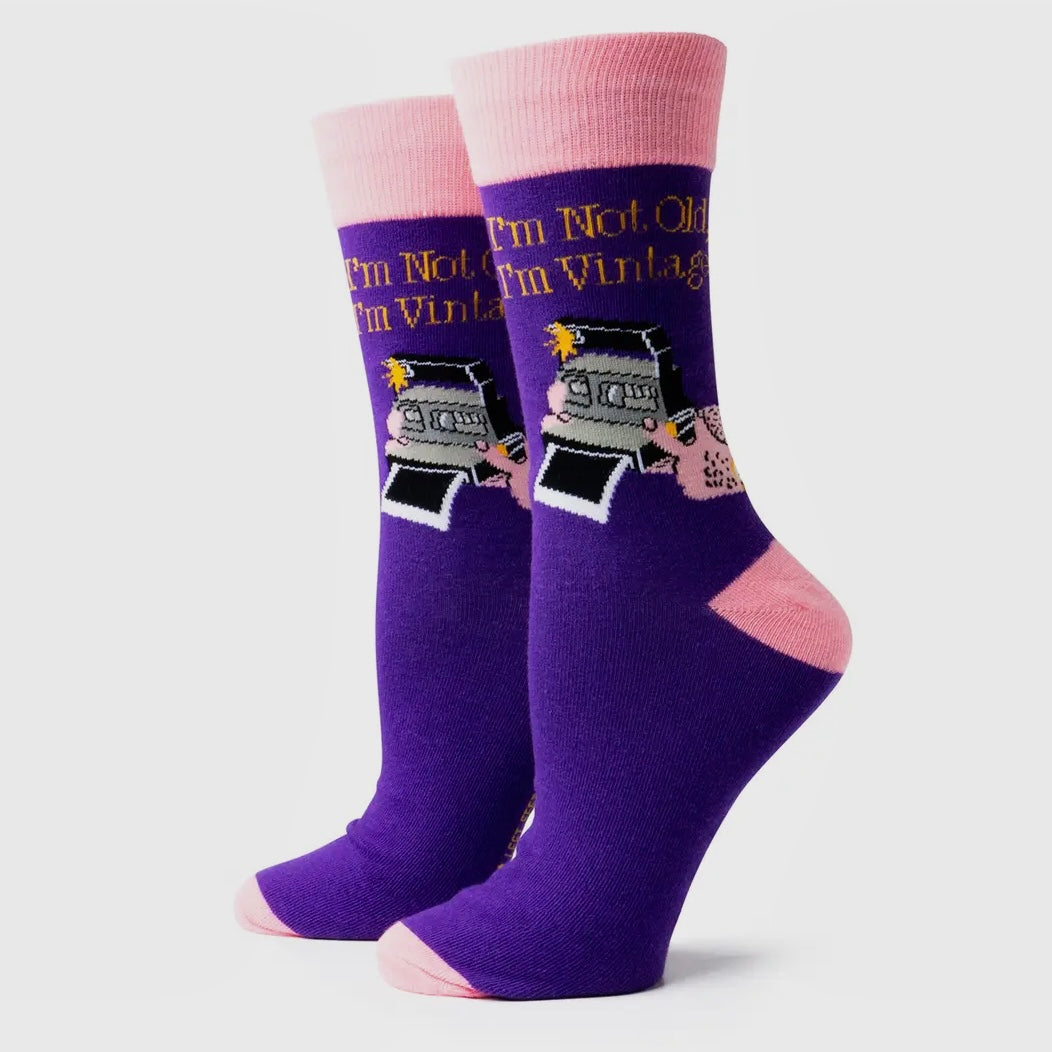 TWO LEFT FEET IT'S YO BIRTHDAY GIFT - CARD & SOCK SET