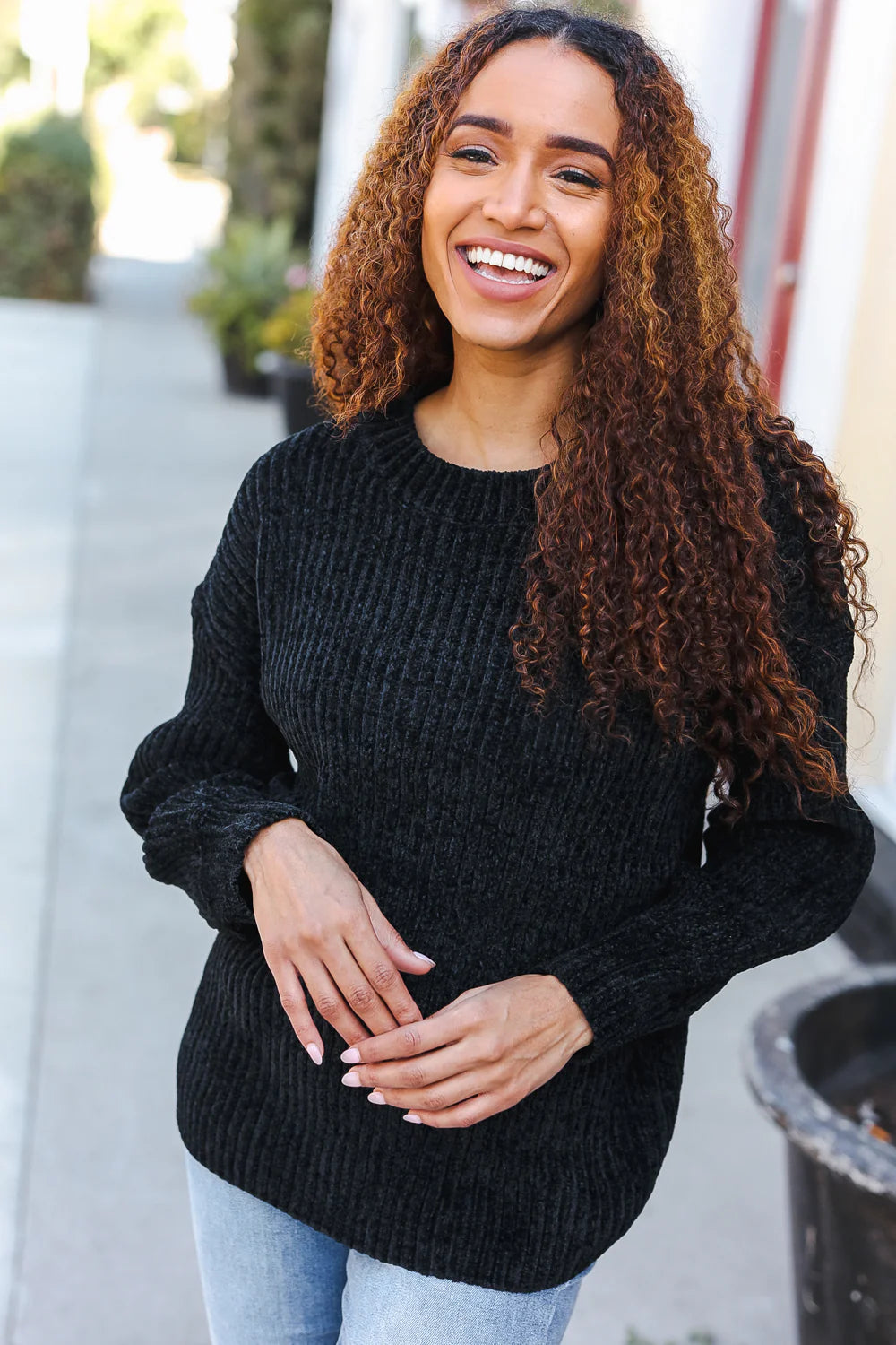 BLACK THICK CABLE KNIT SWEATER