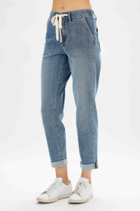 MEDIUM WASH HIGH WAIST PULL ON JOGGER JUDY BLUE DENIM-PLUS