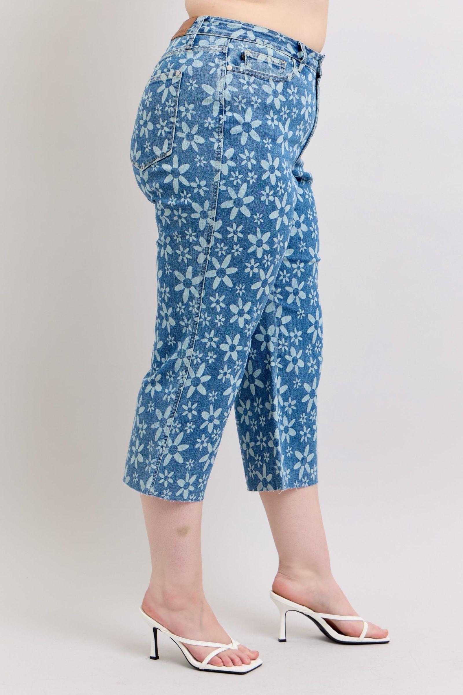 HIGH WAIST FLOWER PRINT CROPPED WIDE LEG JUDY BLUE DENIM MEDIUM WASH