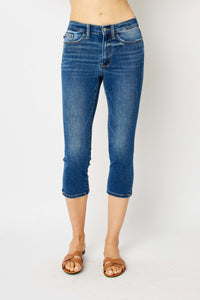 MID RISE CAPRIS WITH SIDE SLITS MEDIUM WASH JUDY BLUE DENIM-PLUS- SIZES: 14W, 16W, 18W, 20W, 22W & 24W