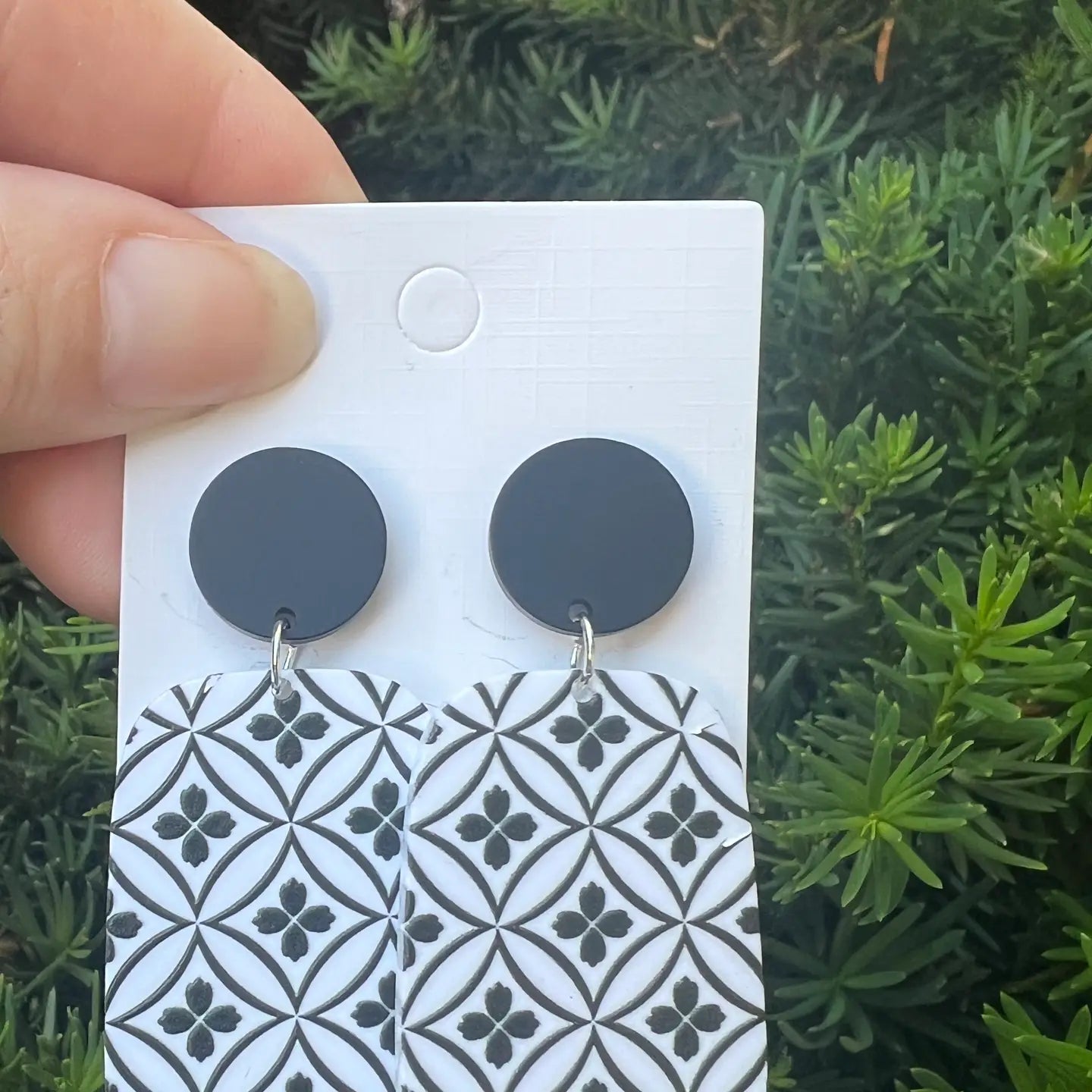 BLACK WHITE QUATREFOIL ACRYLIC STATEMENT HANDMADE BBB EARRINGS