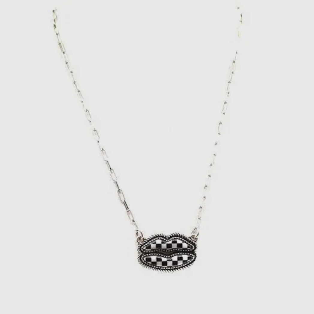WESTERN CHECKERED PRINT LIPS NECKLACE
