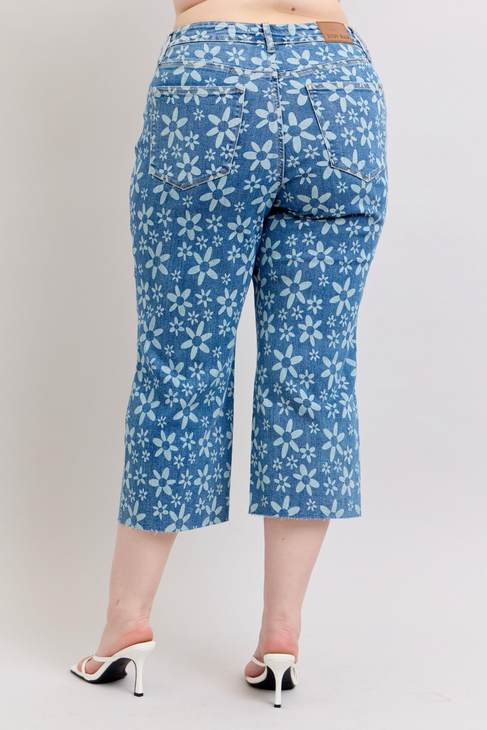 HIGH WAIST FLOWER PRINT CROPPED WIDE LEG JUDY BLUE DENIM MEDIUM WASH-PLUS
