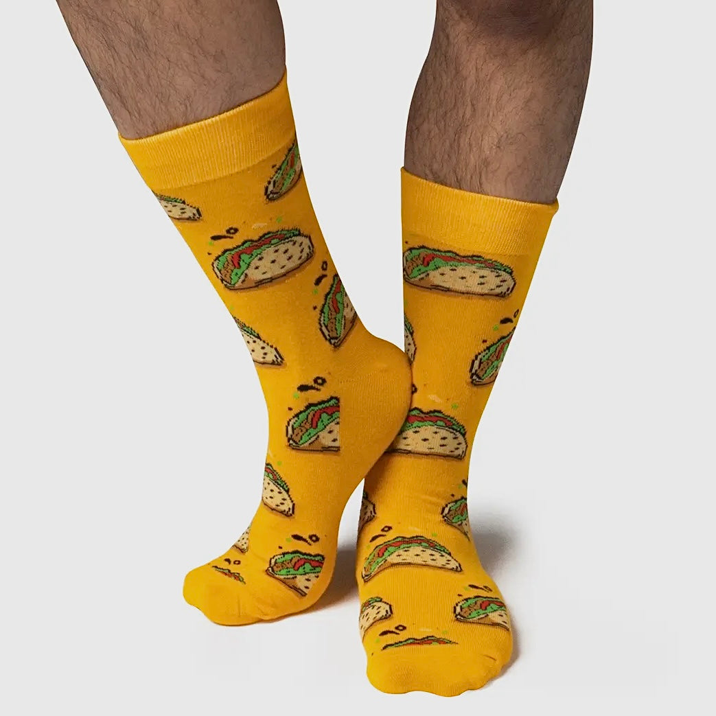 TWO LEFT FEET IT'S YO BIRTHDAY GIFT - CARD & SOCK SET