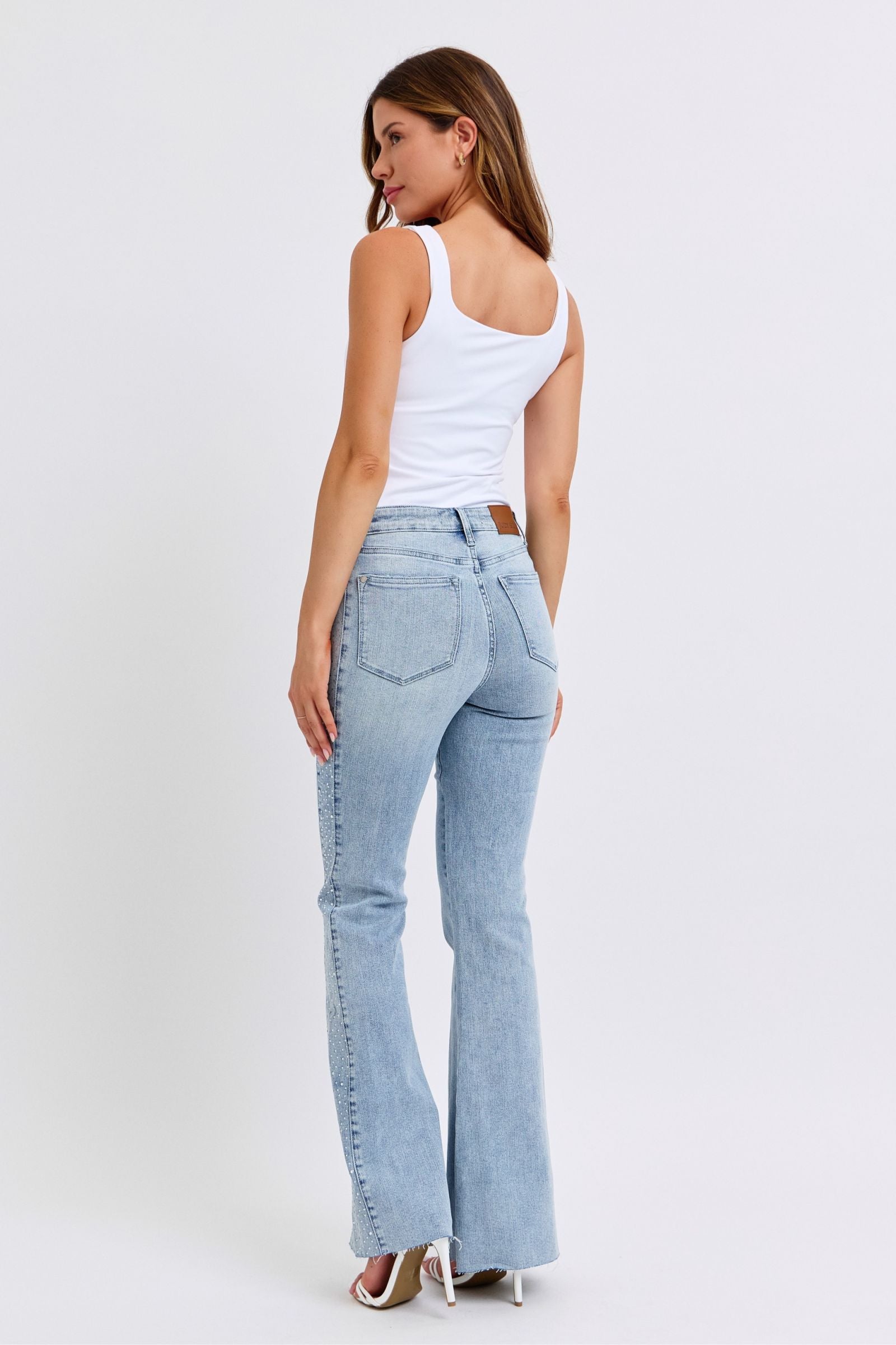 MID RISE RHINESTONE LIGHT WASH SIDE PANEL DETAIL FLARE DENIM JUDY BLUE-PLUS