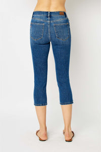 MID RISE CAPRIS WITH SIDE SLITS MEDIUM WASH JUDY BLUE DENIM-PLUS- SIZES: 14W, 16W, 18W, 20W, 22W & 24W