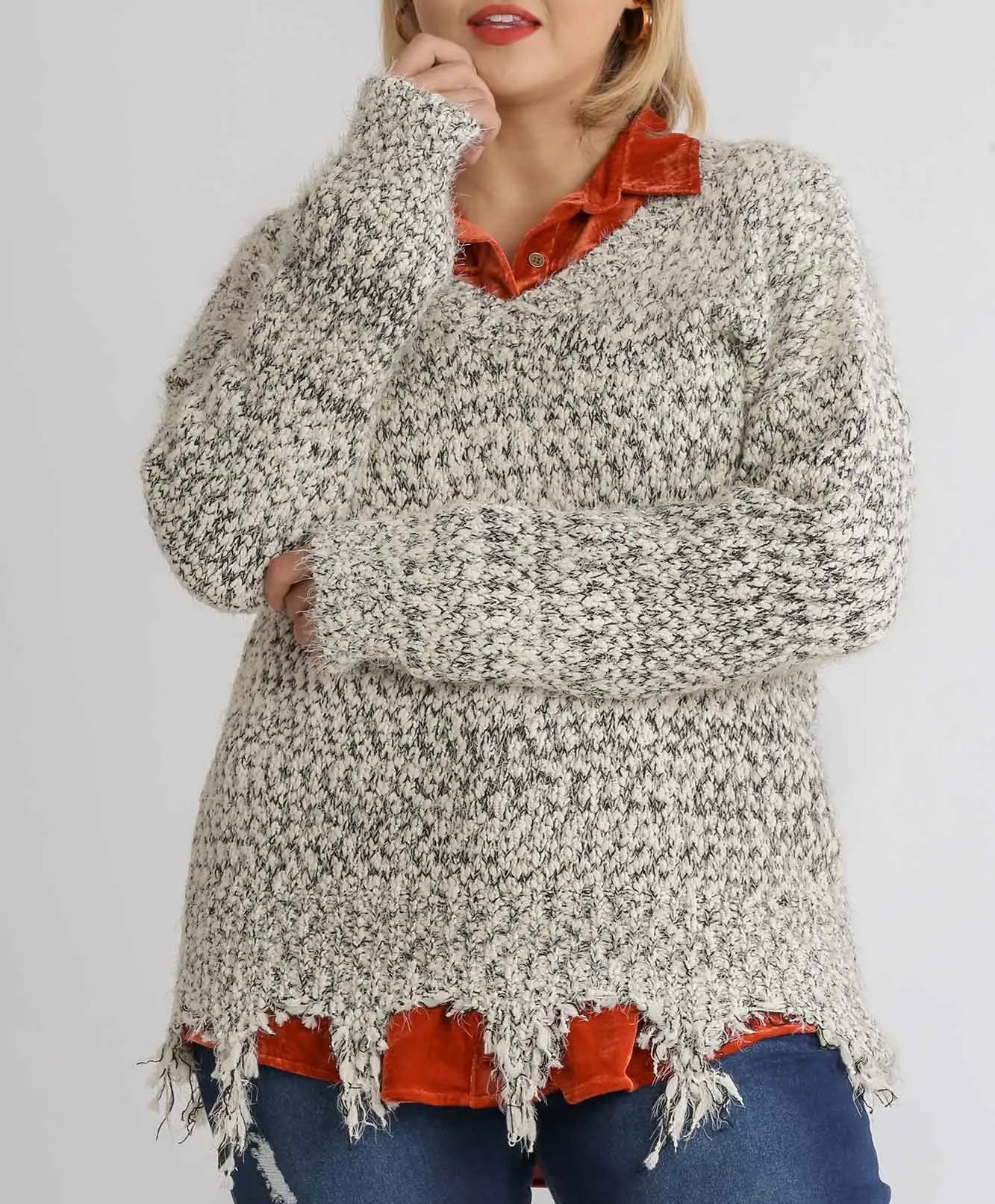 BLACK/WHITE MIXED DISTRESSED HEM KNIT COZY SWEATER TOP-PLUS