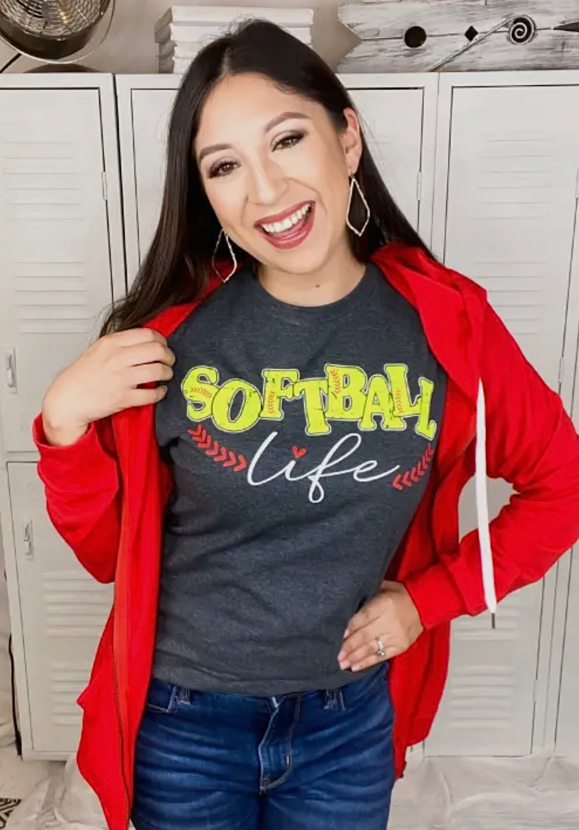 SOFTBALL LIFE GRAPHIC TEE