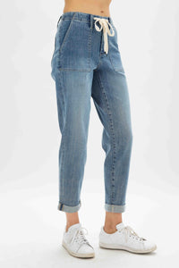 MEDIUM WASH HIGH WAIST PULL ON JOGGER JUDY BLUE DENIM-PLUS