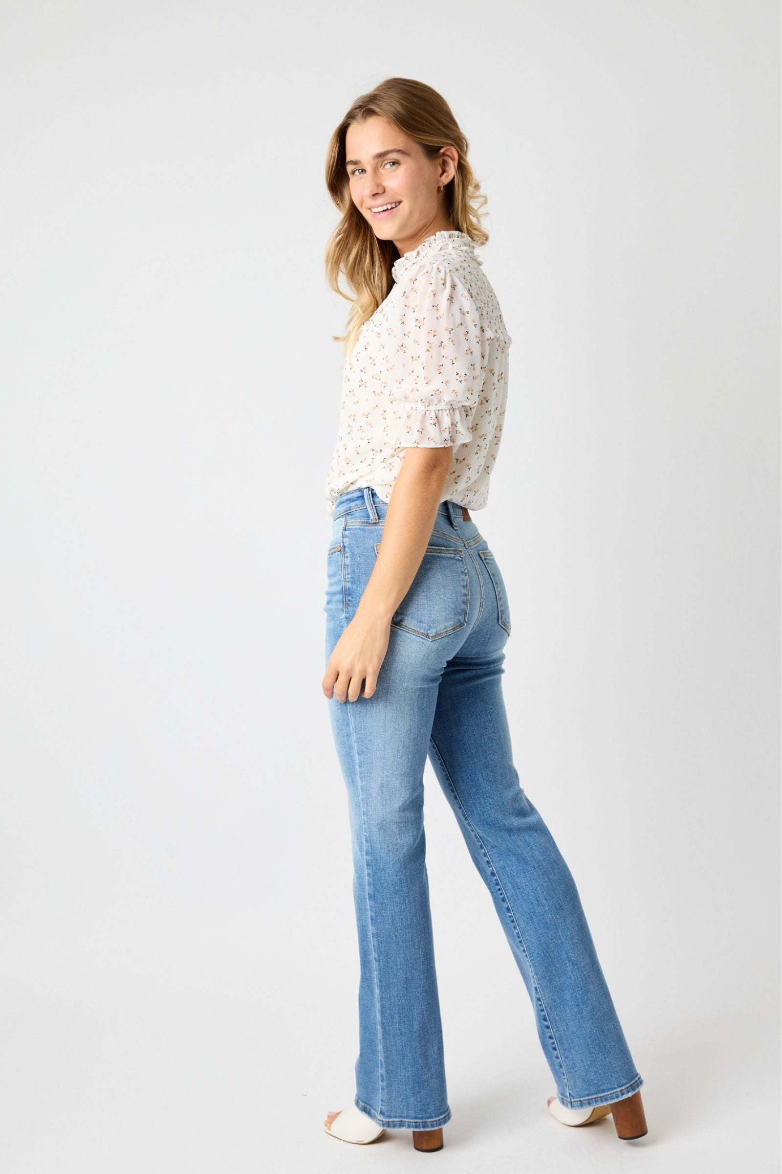 MID RISE VINTAGE BOOTCUT MEDIUM WASH JUDY BLUE DENIM-PLUS