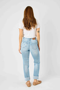 AMERICANA FLAG PRINT ON BACK POCKET MID RISE CUFFED BOYFRIEND JUDY BLUE LIGHT WASH DENIM-PLUS