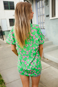 GREEN & PINK LEOPARD PRINT WOVEN VNECK TOP