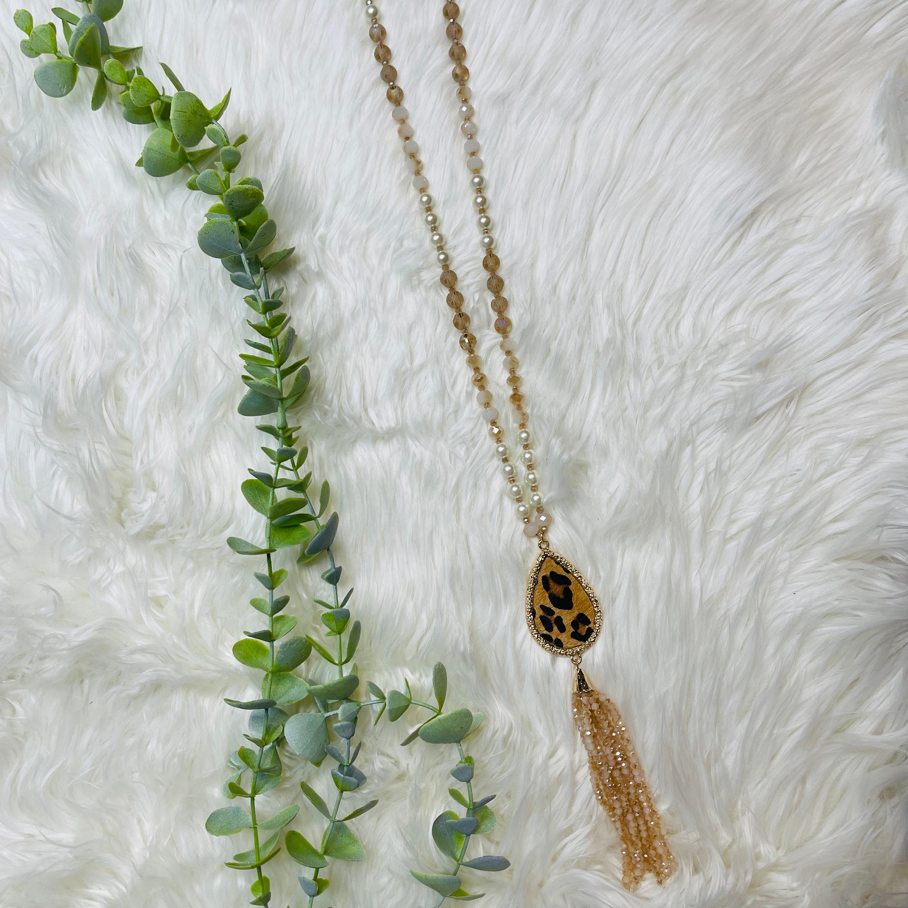 Cream Pearl Leopard Teardrop Necklace