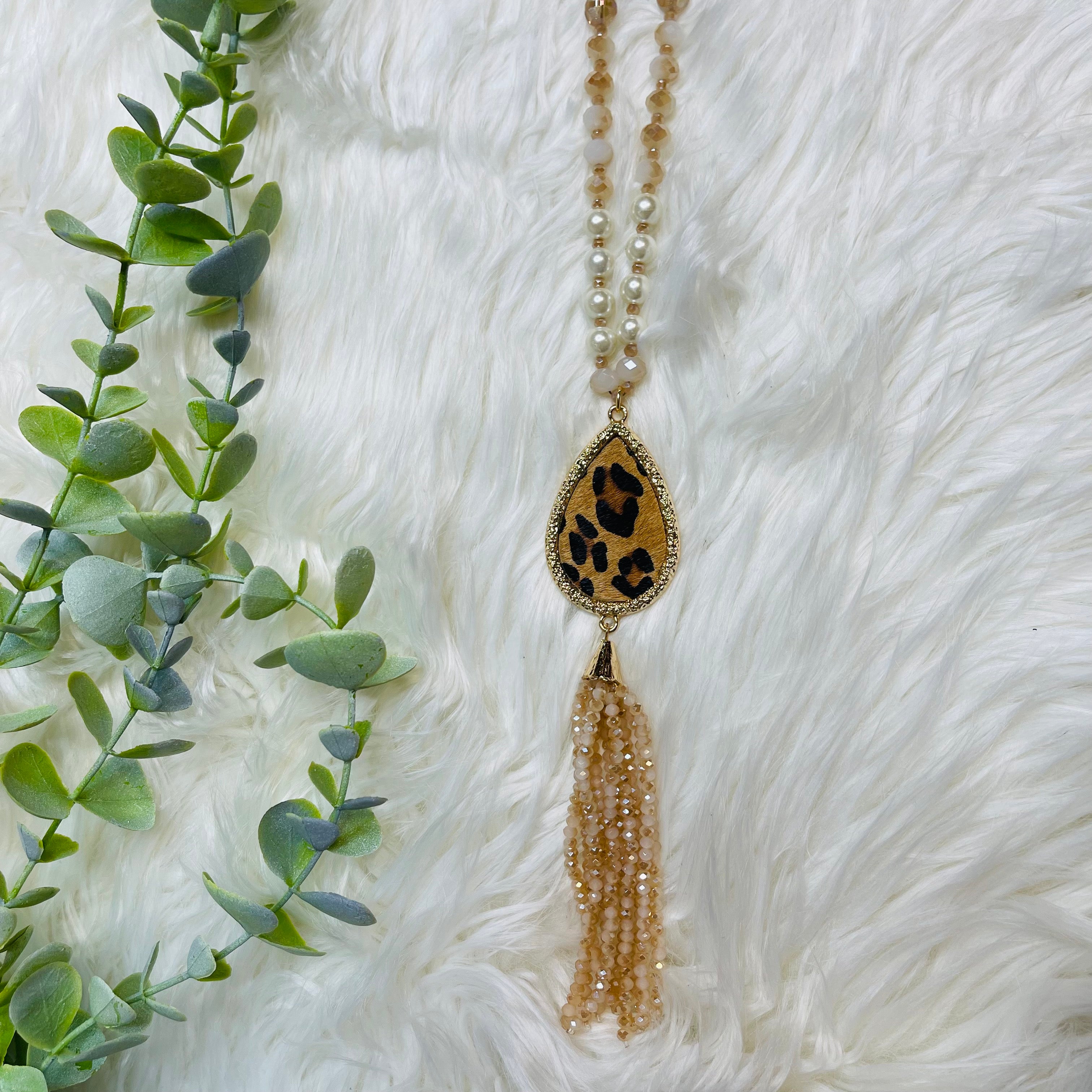 Cream Pearl Leopard Teardrop Necklace