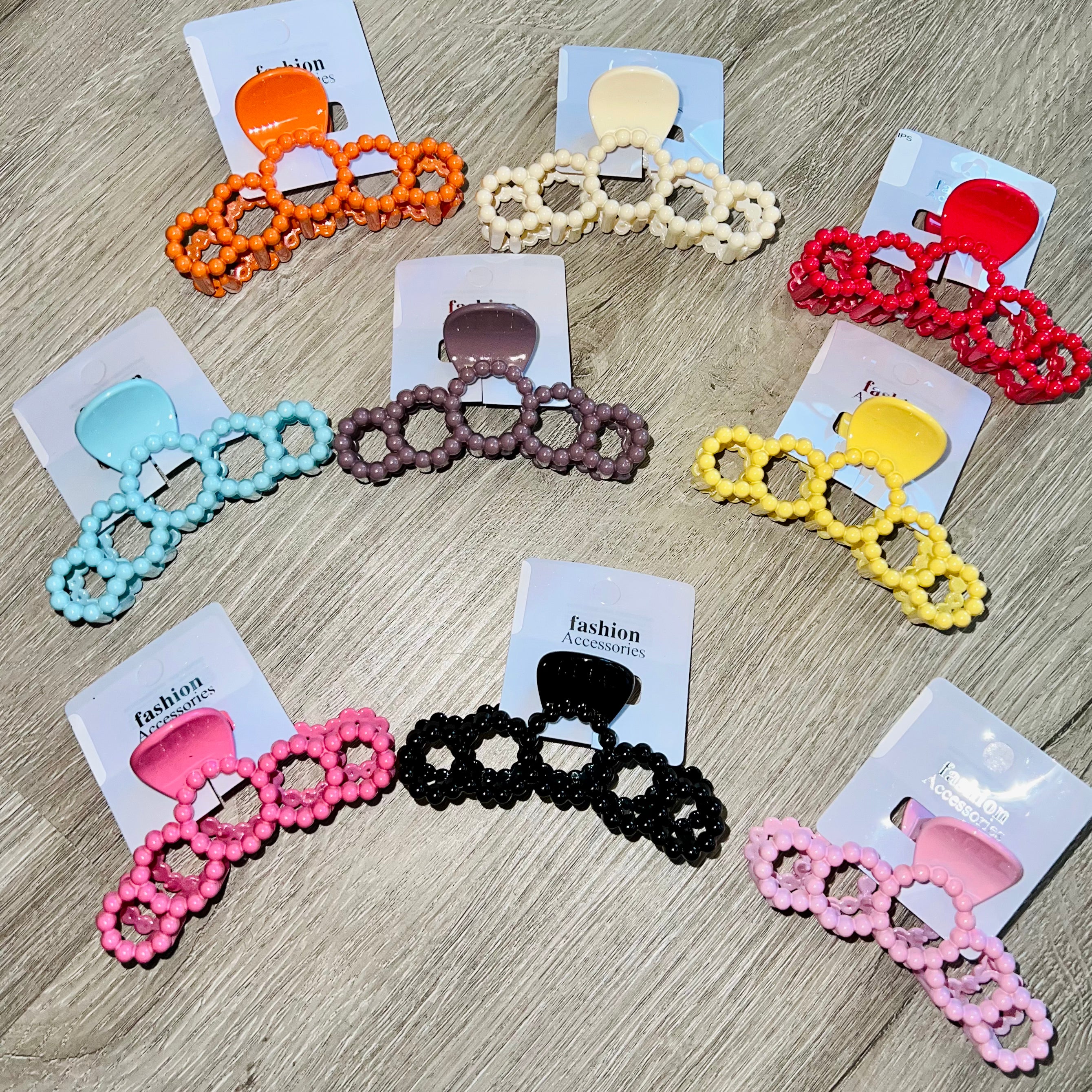 GLOSSY SCALLOPED CLAW CLIPS